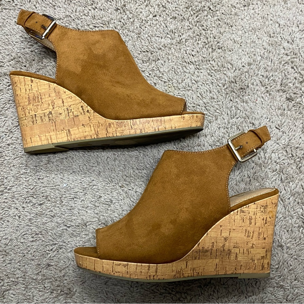 🤎Route 66 • tan wedge cork heel • 7